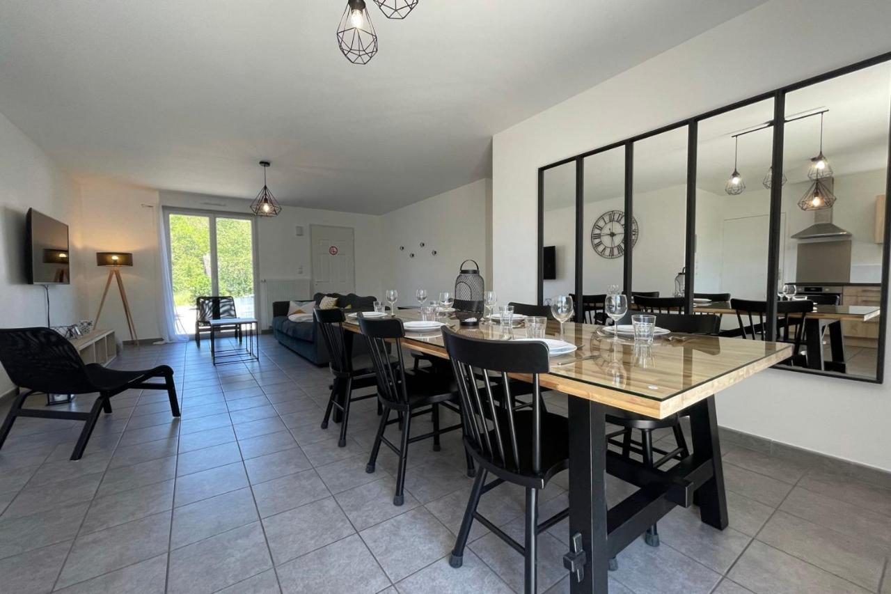 Recent House In A Hamlet Near The Cher Athée-sur-Cher